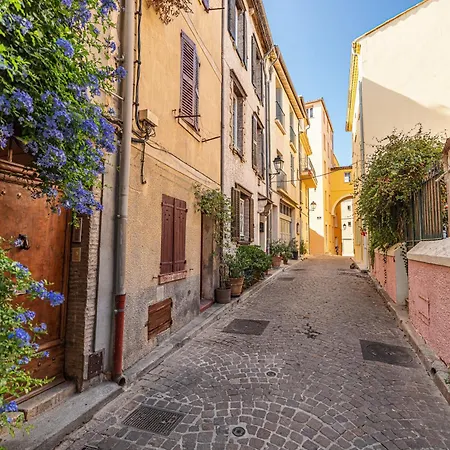 Διαμέρισμα Matisse 100m Near The Sea - Happy