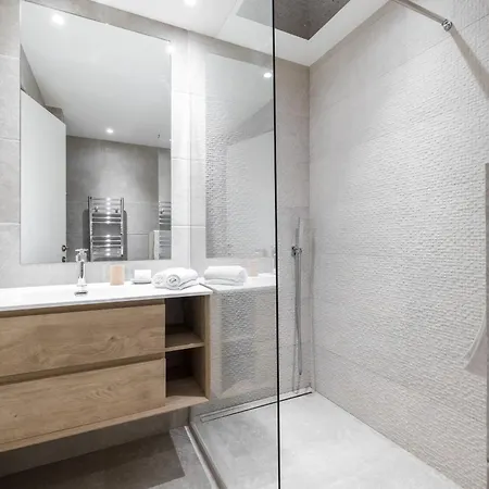 Matisse 100m Near The Sea - Happy * Αντίμπ